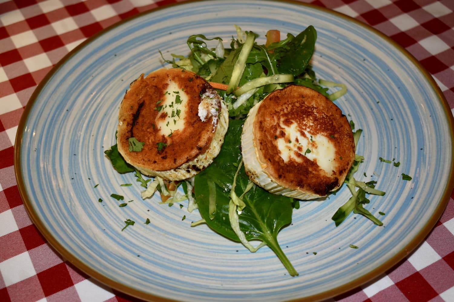 Grilled goat cheese or camambert with fresh mixed salad