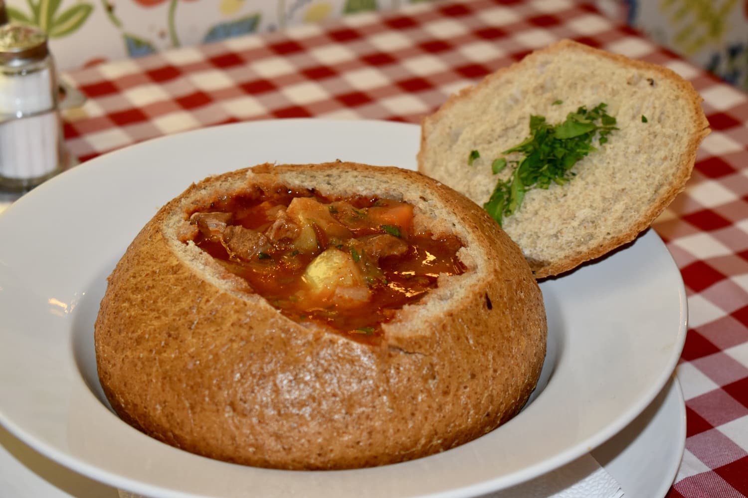 Goulash soup (pork) in loaf